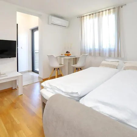 Topesa 1 Apartman *