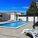 Topesa 1 *