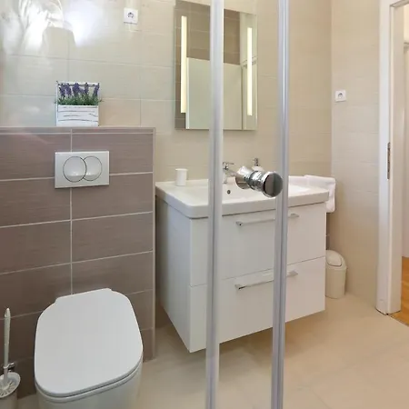 Topesa 1 Apartment *